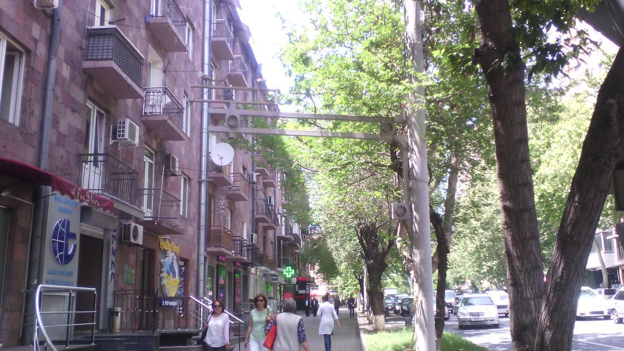 יירבאן Apartments On Sayat-Nova 14 מראה חיצוני תמונה